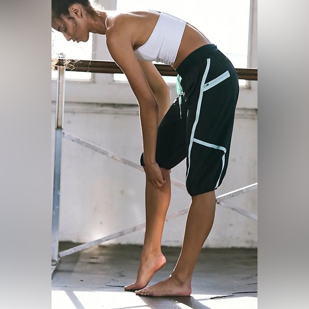 NWT FP Movement No Fear Run Cropped Pants